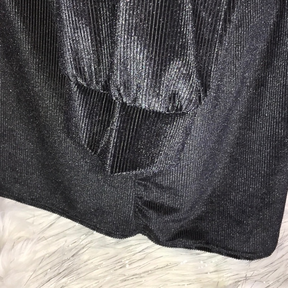 Ribbed velvet hooded dress ๐ - Picture 5 of 6